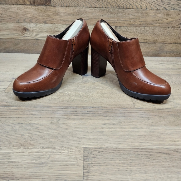 Clarks Artisan Elipsa Mae Double Buckle Brown Block Heels Ankle Boots Size 9.5 - Picture 4 of 10